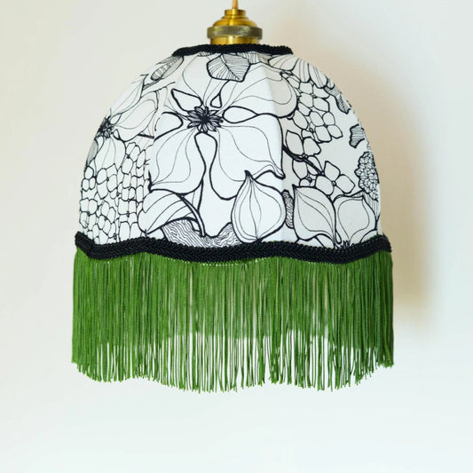 Abat jour en forme de dôme tissu Thévenon et franges vertes