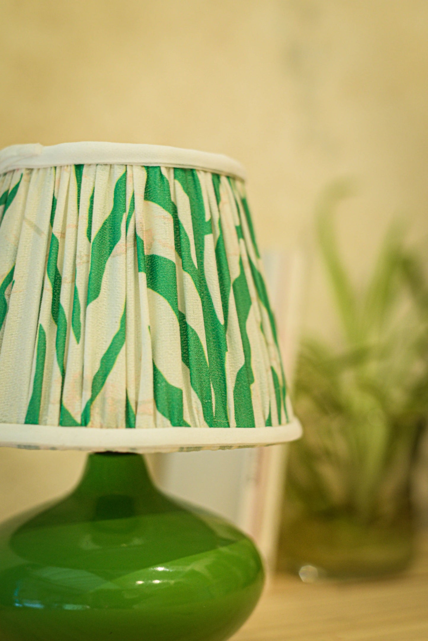 Abat jour froncé vert et blanc pour lampe de chevet ou lampe d'appoint