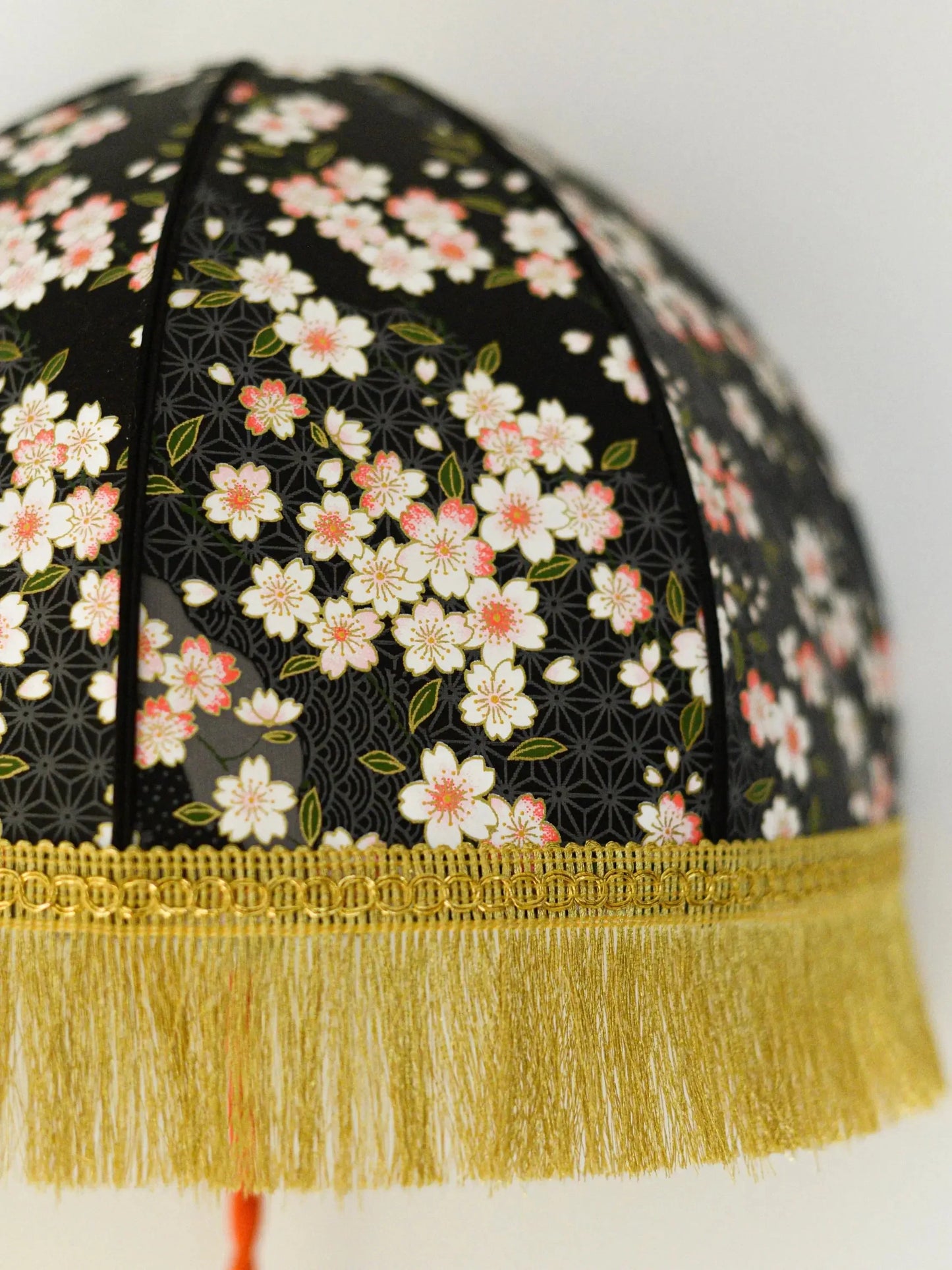 Applique murale originale papier japonais et franges dorées - Lumière à tous les Etages