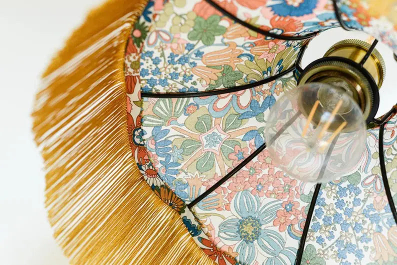 Baladeuse pagode tissu liberty fleuri/franges dorées