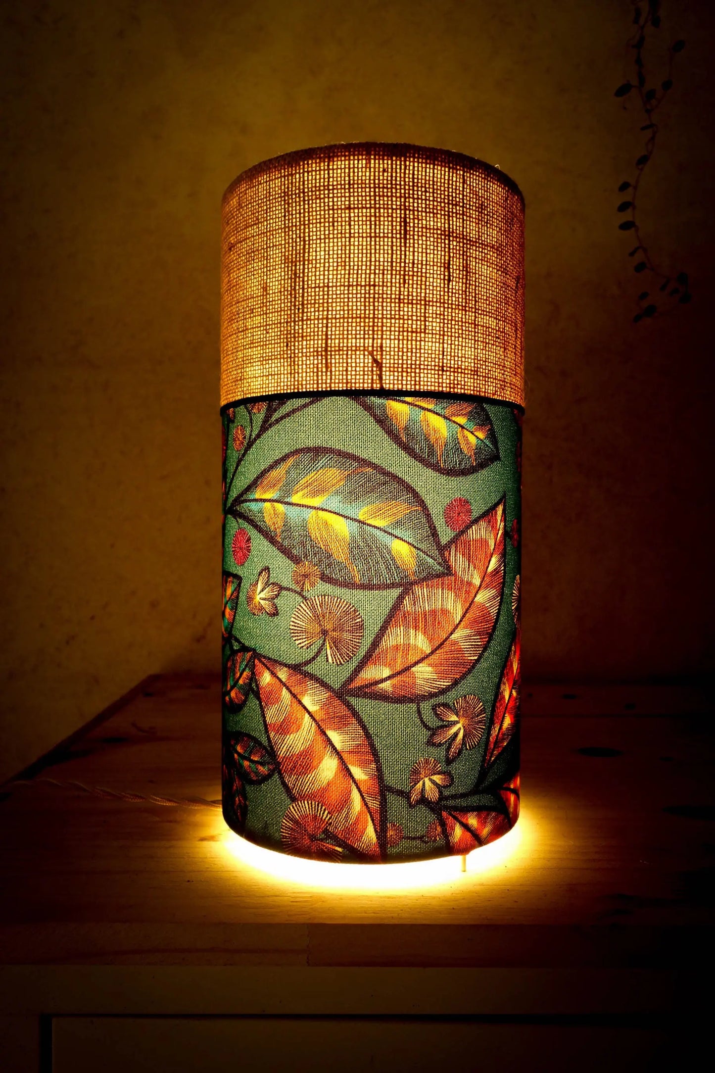 Lampe tissu fleuri bleu pétrole/toile de jute