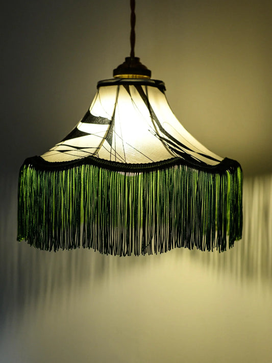 Suspension baladeuse tissu noir et blanc/Franges vertes - Lumière à tous les Etages