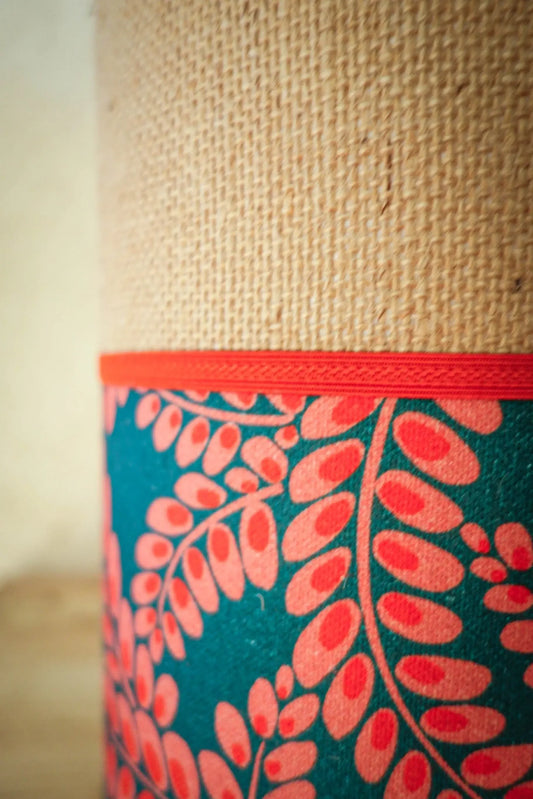 Lampe d'appoint tissu fleuri bleu et rose - Lumière à tous les Etages