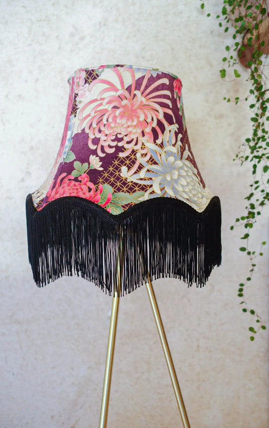 Abat-jour pagode en tissu japonais et franges noires - Lumière à tous les Etages