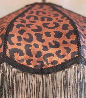 tissu, velours, papier japonais, raphia: un lmarhe choix de matières pour votre abat-jour