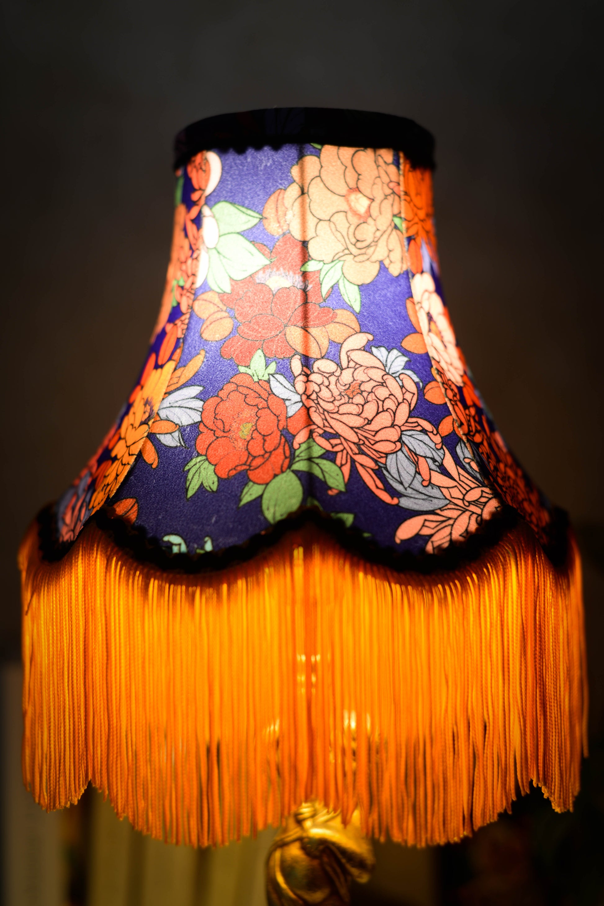 abat jour pour pied de lampe vintage en tissu de velours violet et franges orange