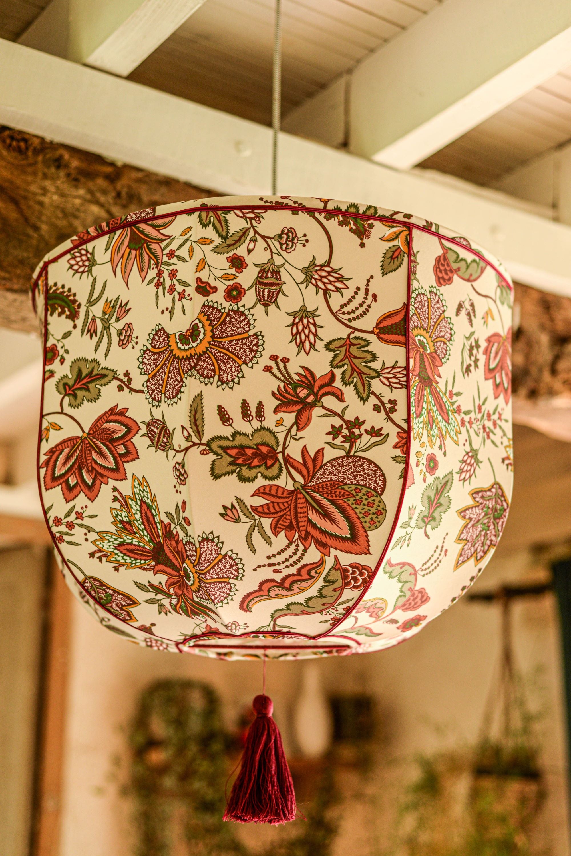 abat jour en forme de dome inverse réalisé sur mesure pour une professionnelle décoratrice intérieur