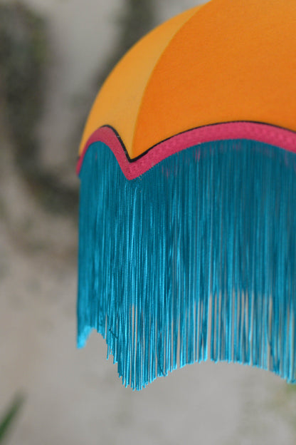 Abat-jour suspension vintage original en velours orange et franges bleue
