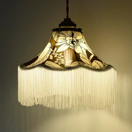 Baladeuse à suspendre pagode tissu satin kaki/franges écrues - Lumière à tous les Etages 