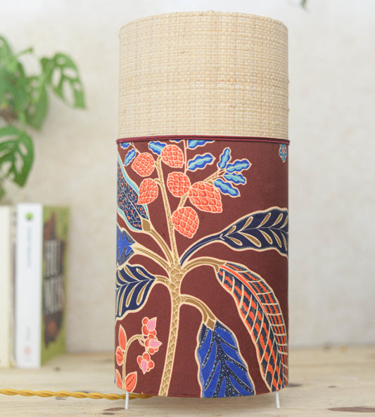 lampe de table en velours et raphia naturel. Fabrication française et artisanale